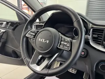 KIA XCEED 141 CP - PLUG-IN HYBRID – PLATINUM – FACELIFT