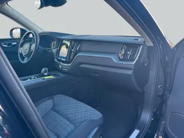 VOLVO XC60 B5 B AWD Core