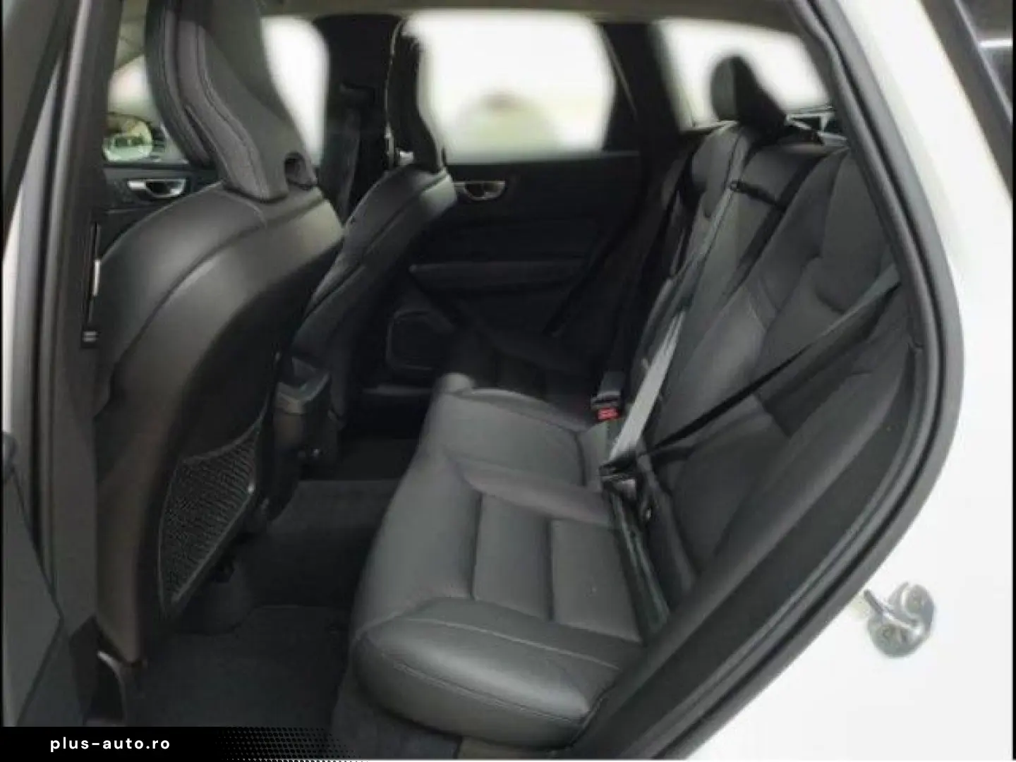 VOLVO XC60 B4 Plus Dark AWD