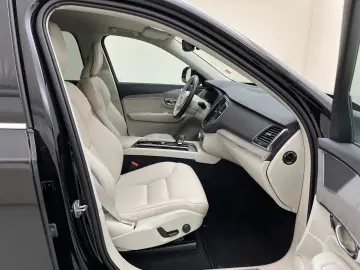 VOLVO XC 90 T8 AWD Core Plug-In