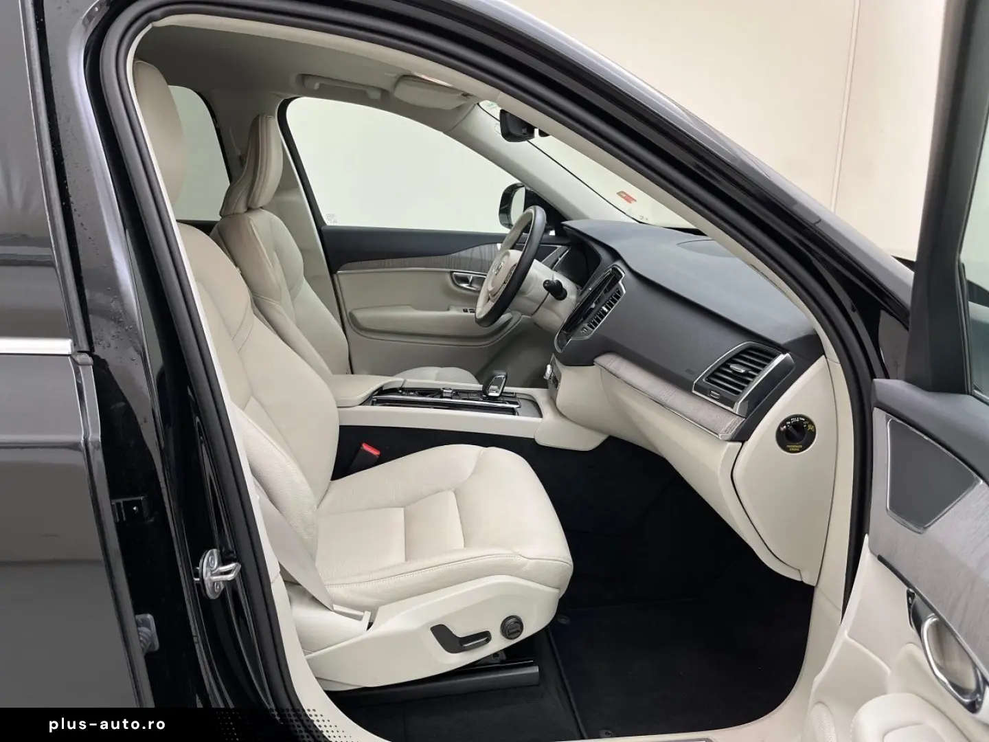 VOLVO XC 90 T8 AWD Core Plug-In