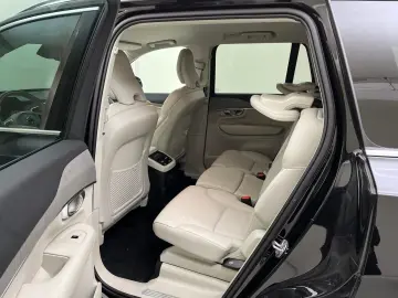 VOLVO XC 90 T8 AWD Core Plug-In