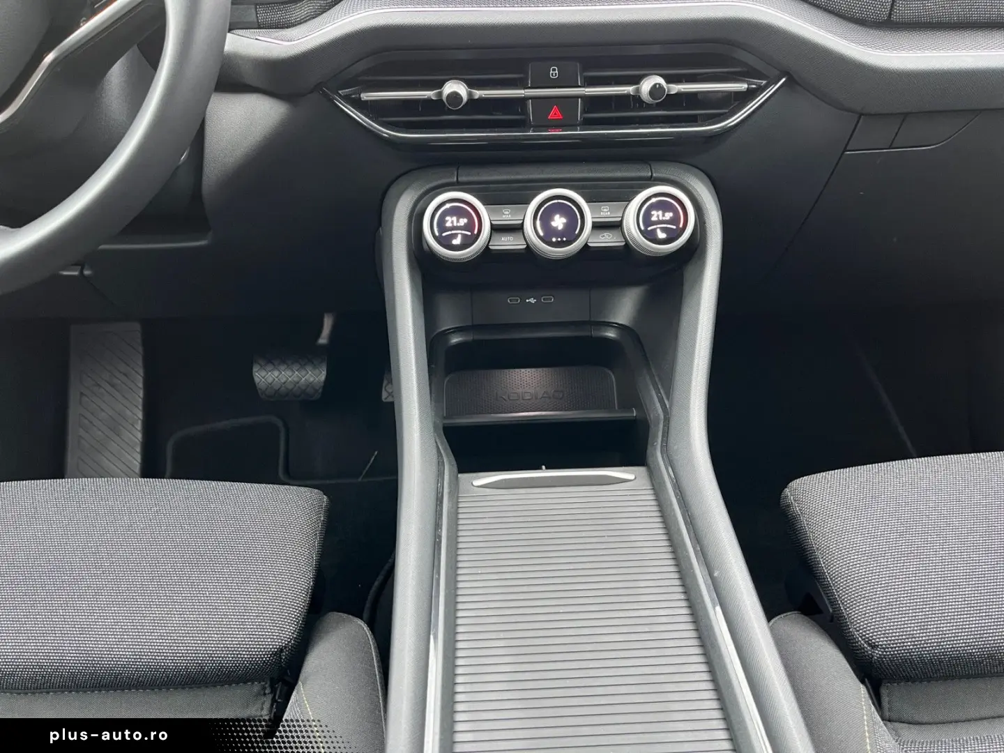 SKODA Kodiaq 2.0TDI DSG 4x4 Selection AHK Navi LED ACC