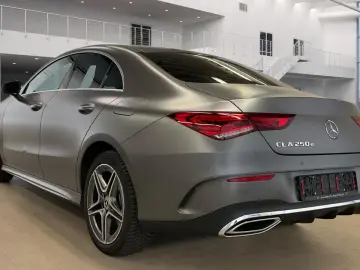 MERCEDES-BENZ CLA 250 e AMG Kamera Sound LED 18 Alcantara