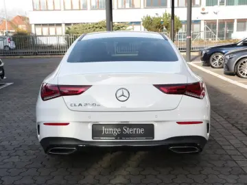 MERCEDES-BENZ CLA 250 e Coupé AMG Night MBUX Navi  Kamera
