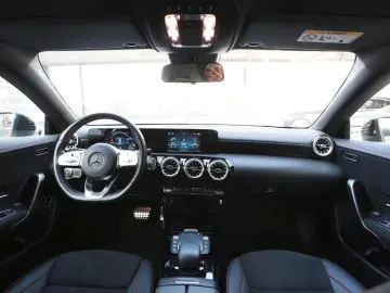 MERCEDES-BENZ CLA 250 e Coupé AMG Night MBUX Navi  Kamera