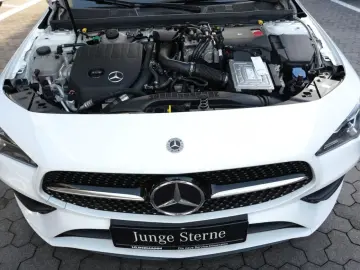 MERCEDES-BENZ CLA 250 e Coupé AMG Night MBUX Navi  Kamera