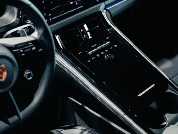 Porsche Panamera 4   Fab.- 05.2025   2.9 Benzina 354 Cp