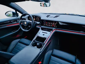 Porsche Panamera 4   Fab.- 05.2025   2.9 Benzina 354 Cp