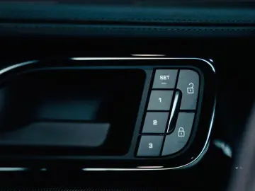 Porsche Panamera 4   Fab.- 05.2025   2.9 Benzina 354 Cp