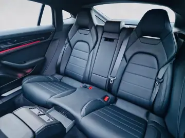 Porsche Panamera 4   Fab.- 05.2025   2.9 Benzina 354 Cp