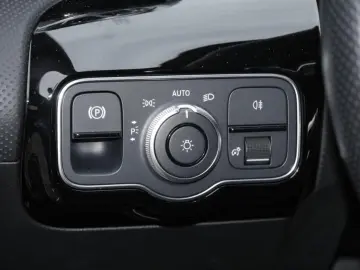 MERCEDES-BENZ CLA 250e AMG NIGHT AMBIENTE MBUX SHZ T&hellip;