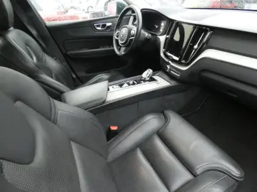 VOLVO XC60 B5  AWD Inscription