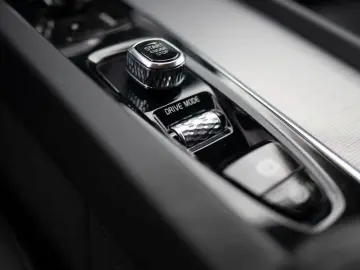 VOLVO XC60 B5 Petrol AWD Inscription H