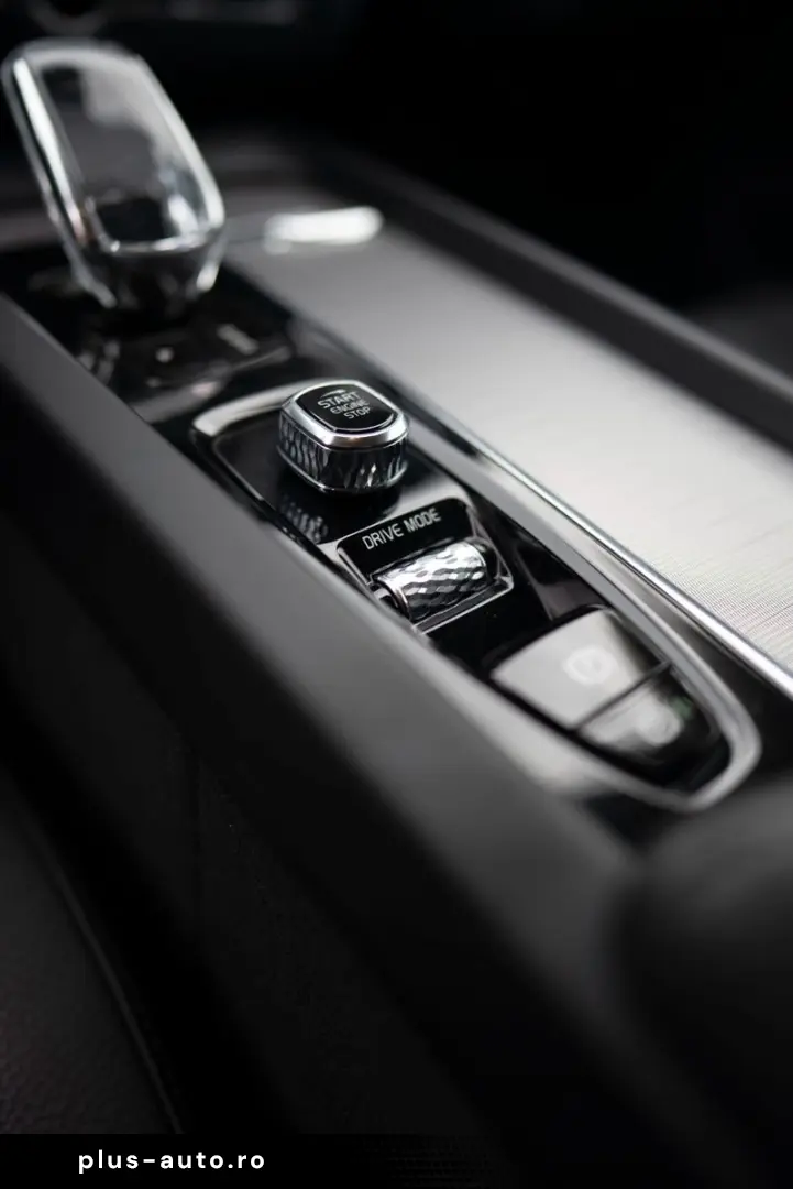 VOLVO XC60 B5 Petrol AWD Inscription H