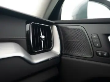 VOLVO XC60 B5 Petrol AWD Inscription H