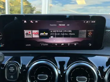 MERCEDES-BENZ CLA 180 Limo 1.Hand Progressive LED DAB KAMERA