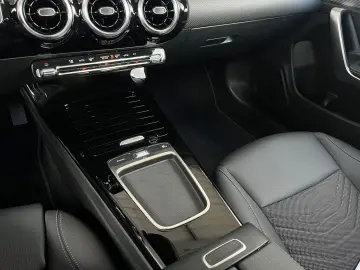 MERCEDES-BENZ CLA 180 Limo 1.Hand Progressive LED DAB KAMERA