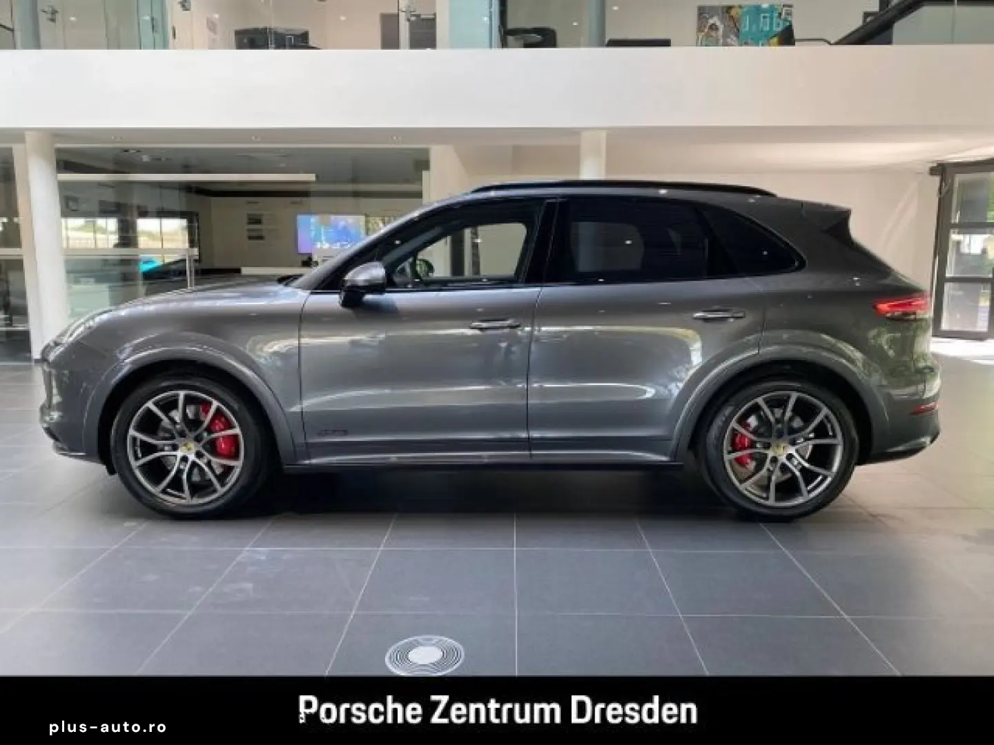 PORSCHE Cayenne GTS