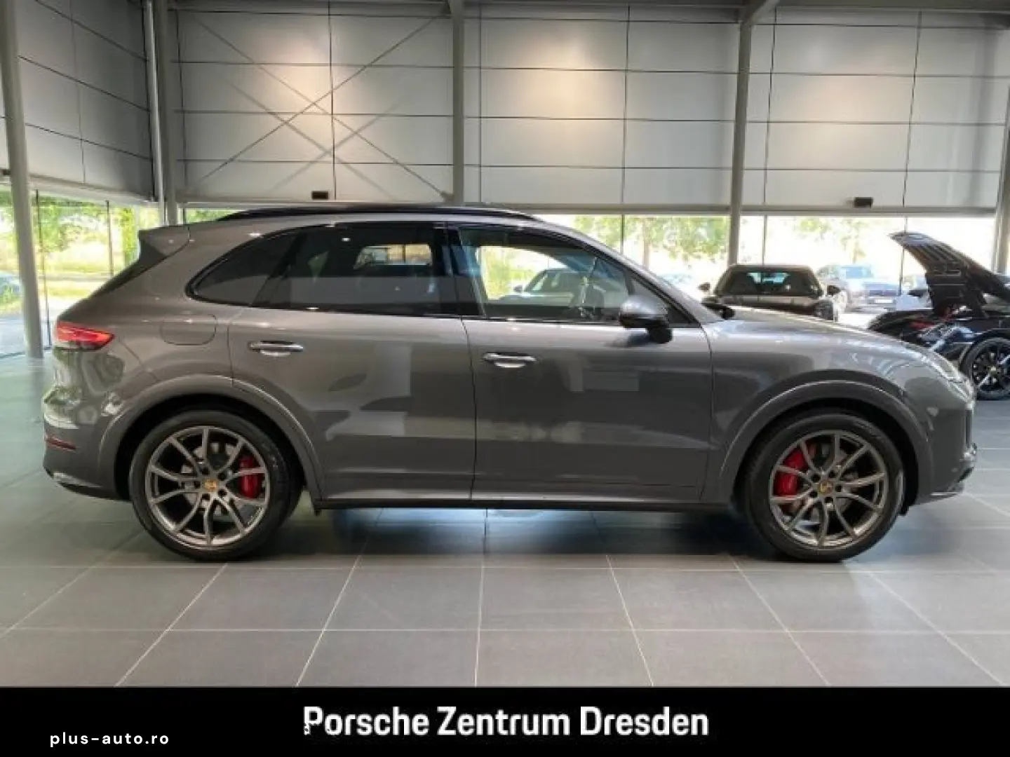 PORSCHE Cayenne GTS