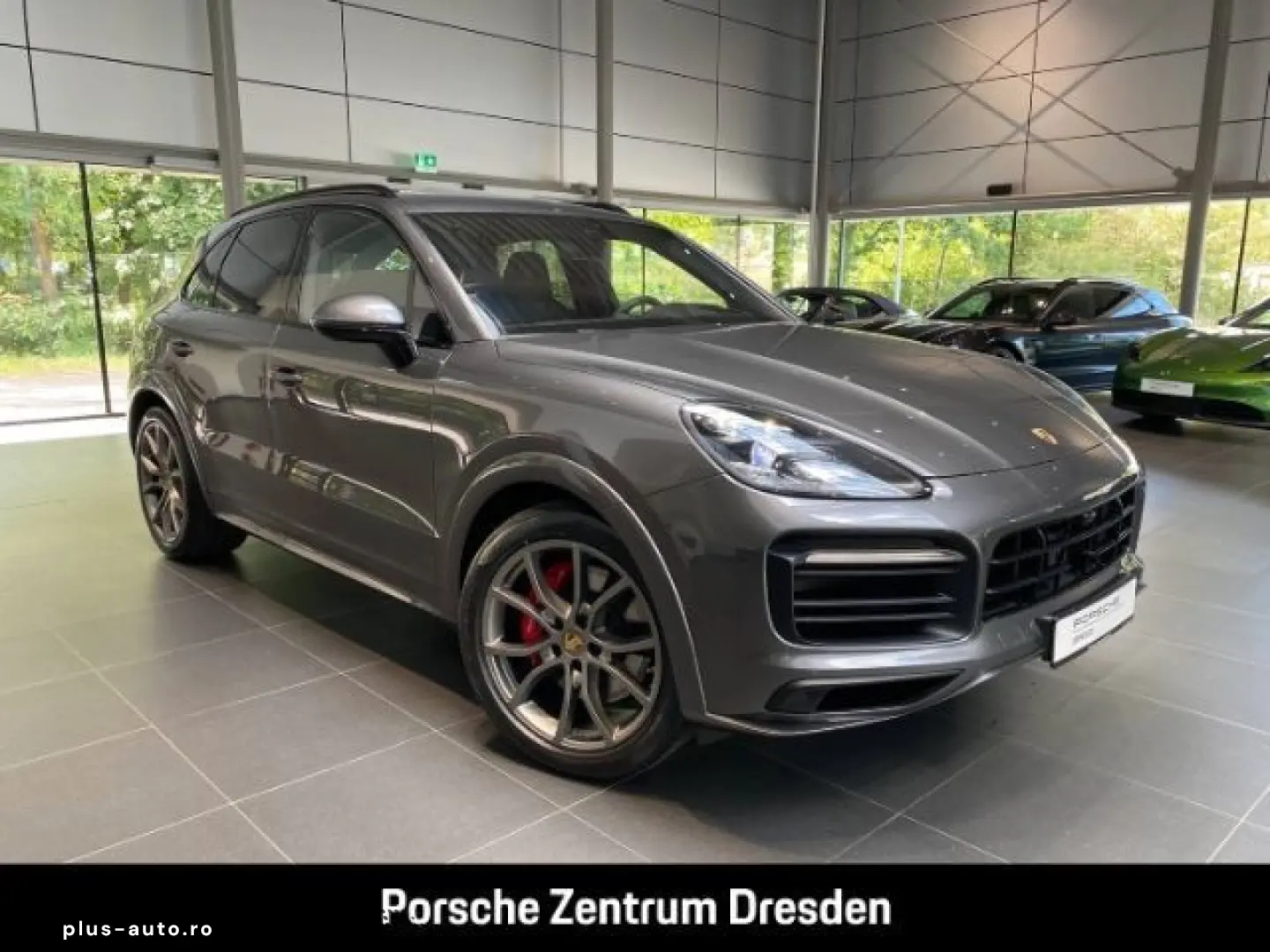 PORSCHE Cayenne GTS