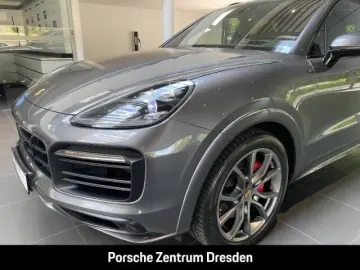 PORSCHE Cayenne GTS