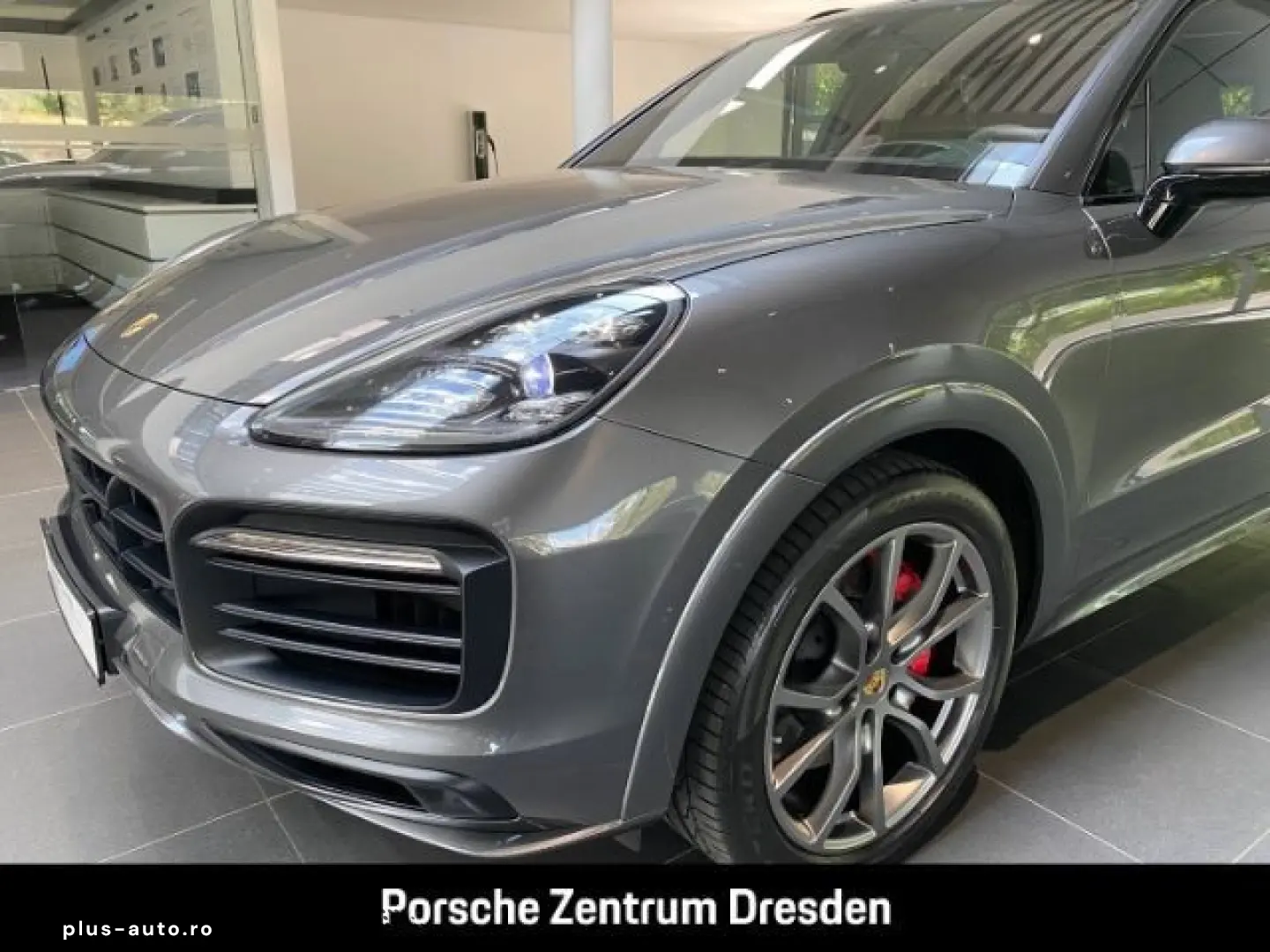 PORSCHE Cayenne GTS