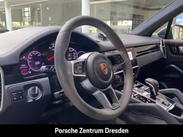 PORSCHE Cayenne GTS