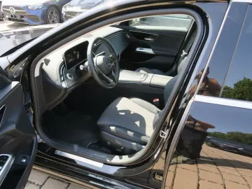 MERCEDES-BENZ E 220 d Avantgarde Advanced Winter-Paket