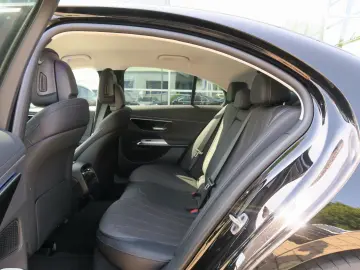 MERCEDES-BENZ E 220 d Avantgarde Advanced Winter-Paket