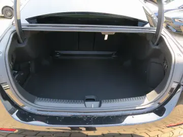 MERCEDES-BENZ E 220 d Avantgarde Advanced Winter-Paket