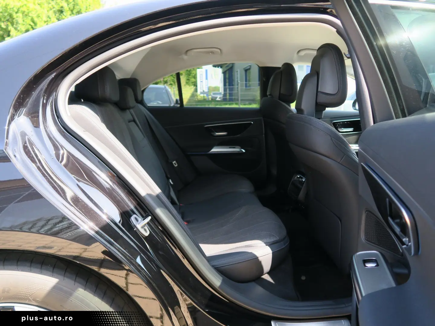 MERCEDES-BENZ E 220 d Avantgarde Advanced Winter-Paket