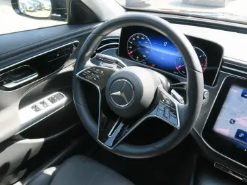 MERCEDES-BENZ E 220 d Avantgarde Advanced Winter-Paket