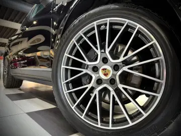 PORSCHE Cayenne E-Hybrid Panorama Head-Up Luftf 360