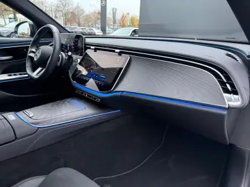 MERCEDES-BENZ E 200 AMG Night 20 Zoll Distronic Winter-P.