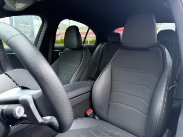 MERCEDES-BENZ E 200 AMG Night 20 Zoll Distronic Winter-P.