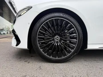 MERCEDES-BENZ E 200 AMG Night 20 Zoll Distronic Winter-P.