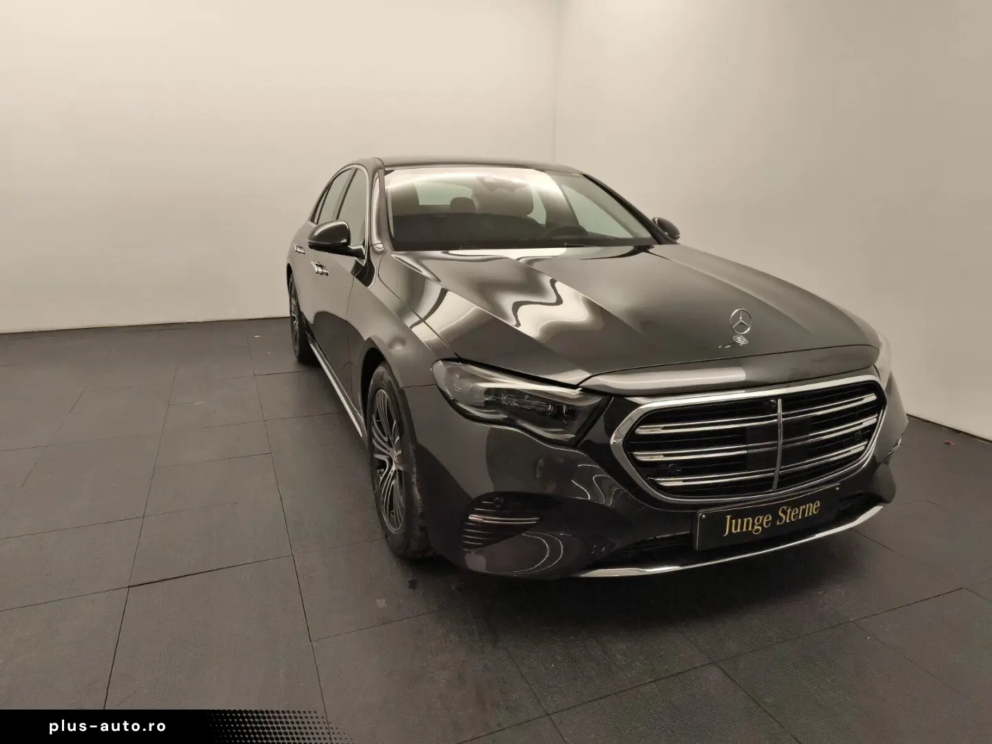 MERCEDES-BENZ E 200 4M Exclusive Superscreen Airmati&hellip;