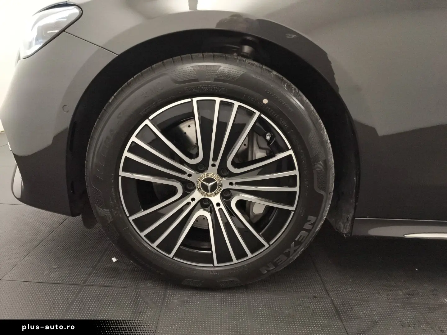 MERCEDES-BENZ E 200 4M Exclusive Superscreen Airmati&hellip;