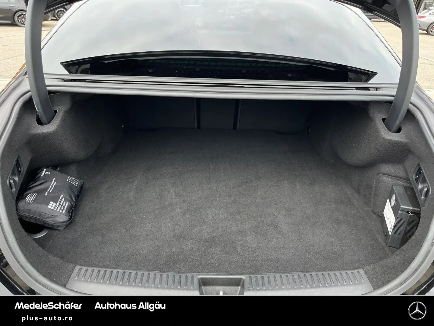 MERCEDES-BENZ E 300 e AMG Night 19  Pano Distronic K&hellip;