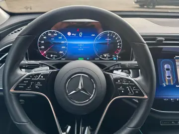 MERCEDES-BENZ E 300 e Avantgarde Kamera Totwinkel Am&hellip;