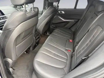 BMW X5 xDrive 40d M Sport Laser AHK H K Pano HUD RFK