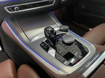 BMW X5 xDrive 40d A M Sport HUD ACC Laser ParkAss St