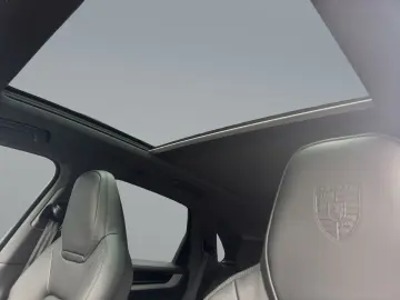 PORSCHE Cayenne E-Hybrid SoftClose Bose 18Way PassDisplay