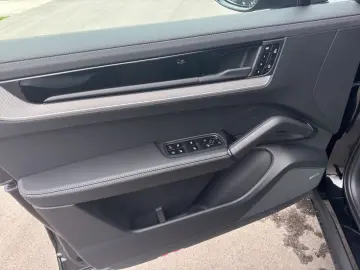 PORSCHE Cayenne E-Hybrid SoftClose Bose 18Way PassDisplay