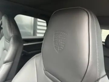 PORSCHE Cayenne E-Hybrid SoftClose Bose 18Way PassDisplay