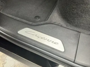 PORSCHE Cayenne E-Hybrid SoftClose Bose 18Way PassDisplay