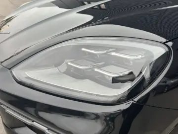 PORSCHE Cayenne E-Hybrid SoftClose Bose 18Way PassDisplay