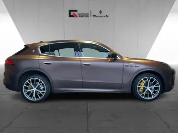 MASERATI Grecale GT Bronzo Opaco - Panorama - 300 PS