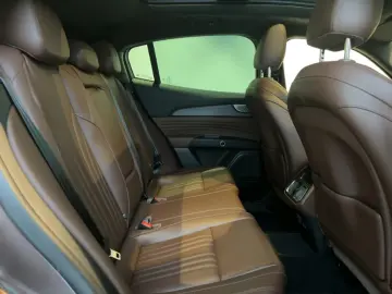 MASERATI Grecale GT Bronzo Opaco - Panorama - 300 PS